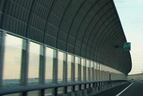 消（xiāo）音降噪聲屏障